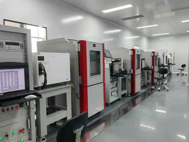 การเริ่มต้นอย่างรวดเร็ว ไจโรสโกปไฟเบอร์ออปติก 3s เวลาเริ่มต้นและ RS-422 การออกแบบดิจิตอลสําหรับผลการตรวจสอบที่แม่นยํา 4